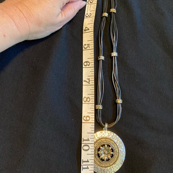 Lovely pendant necklace with hammered metal look. Mixed silver bronze. - Picture 4 of 8